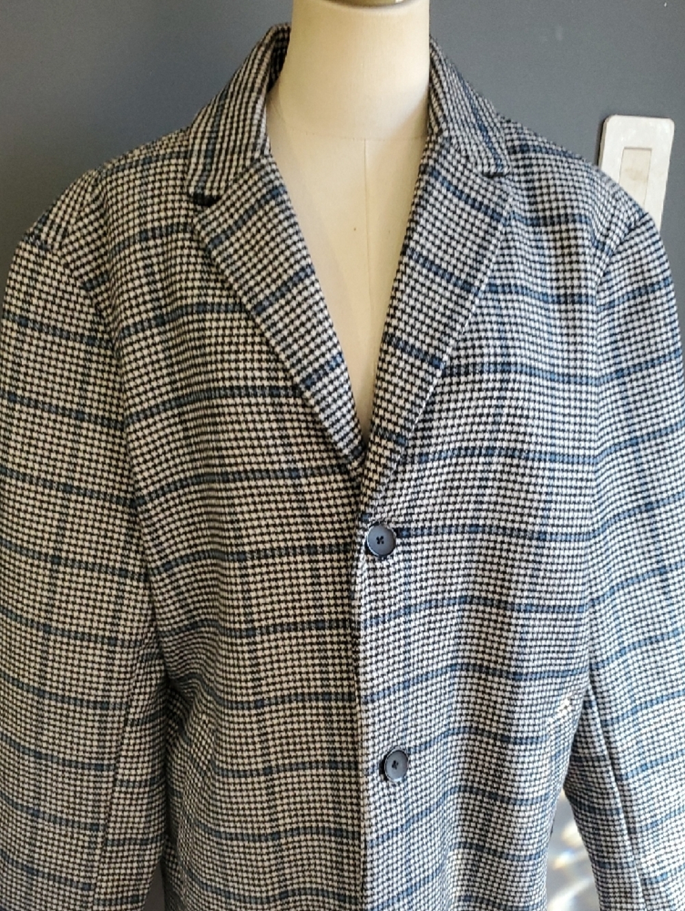 Old Navy Black and White Plaid Men's Coat - Picture 2 of 15